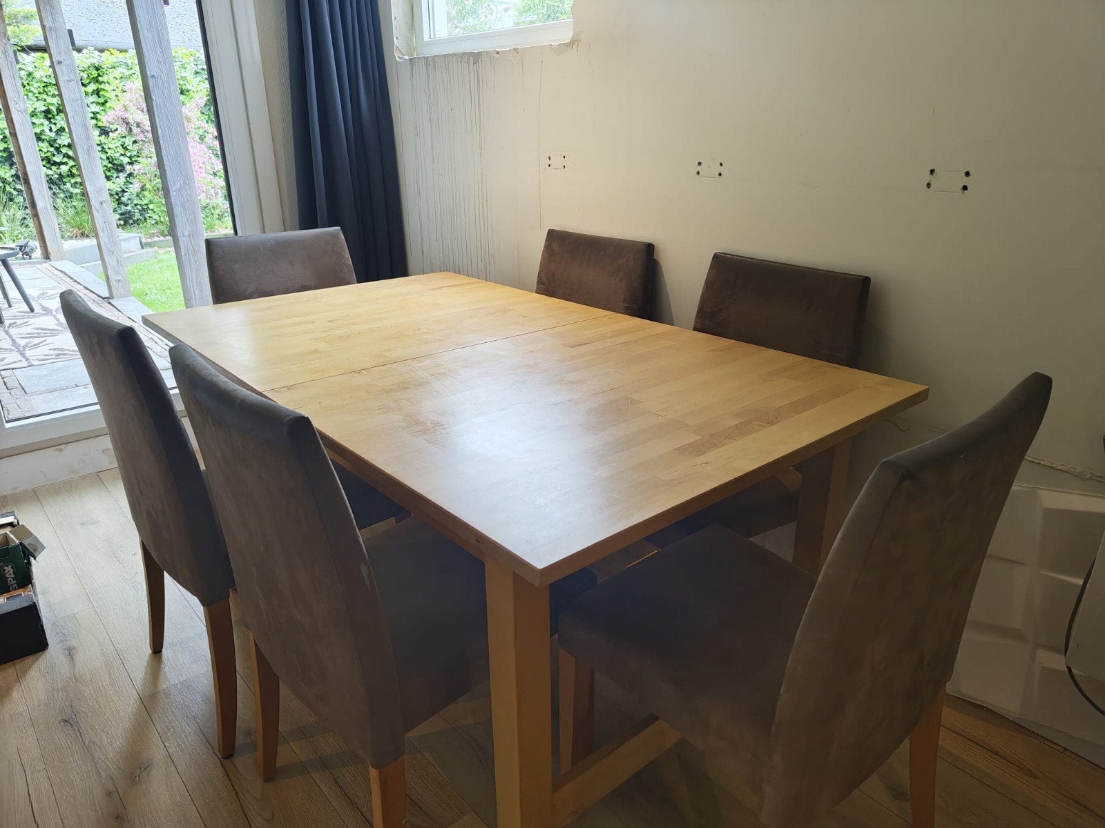 6 stoelen, Ophalen