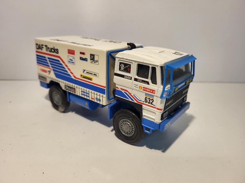 Lion Car   DAF 3600  Parijs Dakar 1987 volgwagen 632, Hobby en Vrije tijd, Modelauto's | 1:50, Verzenden, Zo goed als nieuw, Bus of Vrachtwagen