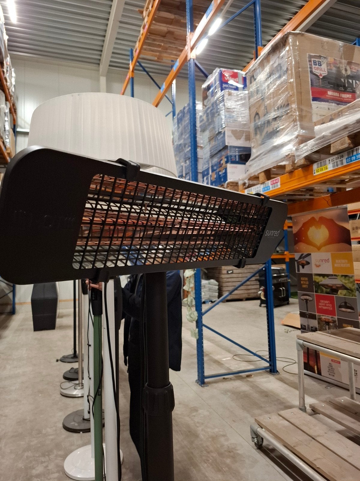 Staande Sunred Heater - Magazijnuitverkoop!, Tuin en Terras, Ophalen, Nieuw, Elektrisch, Vloer