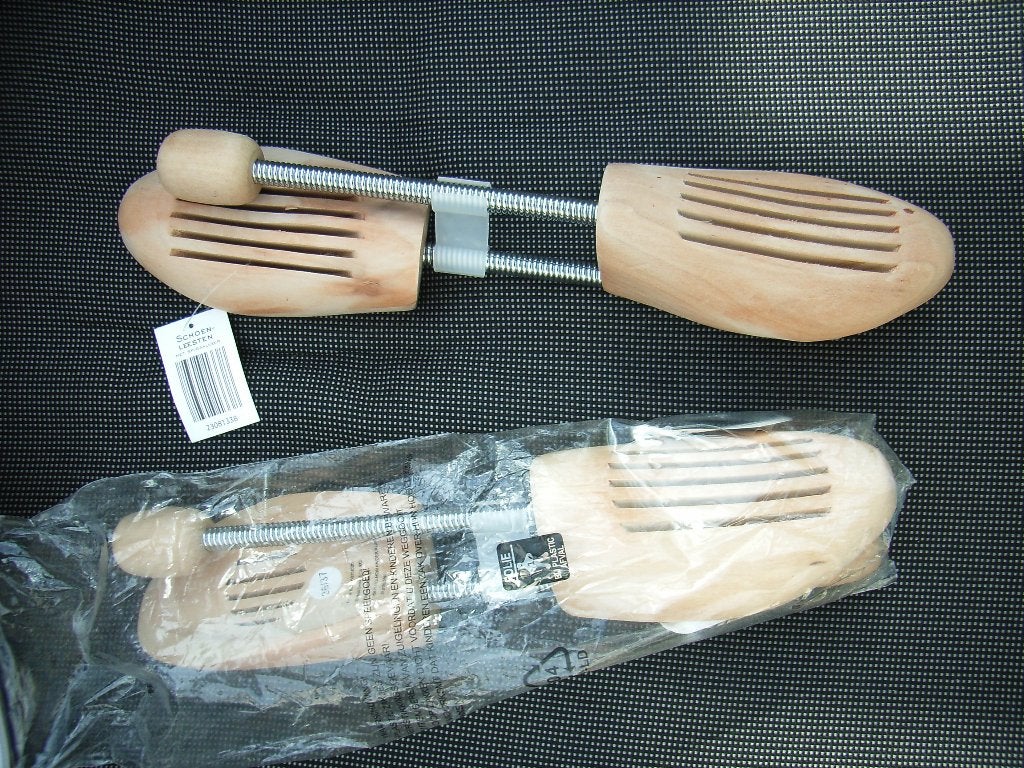 2 paar nieuwe houten schoenspanners met spiraal maat 36/37, Overige kleuren, Overige typen, Nieuw, Ophalen of Verzenden