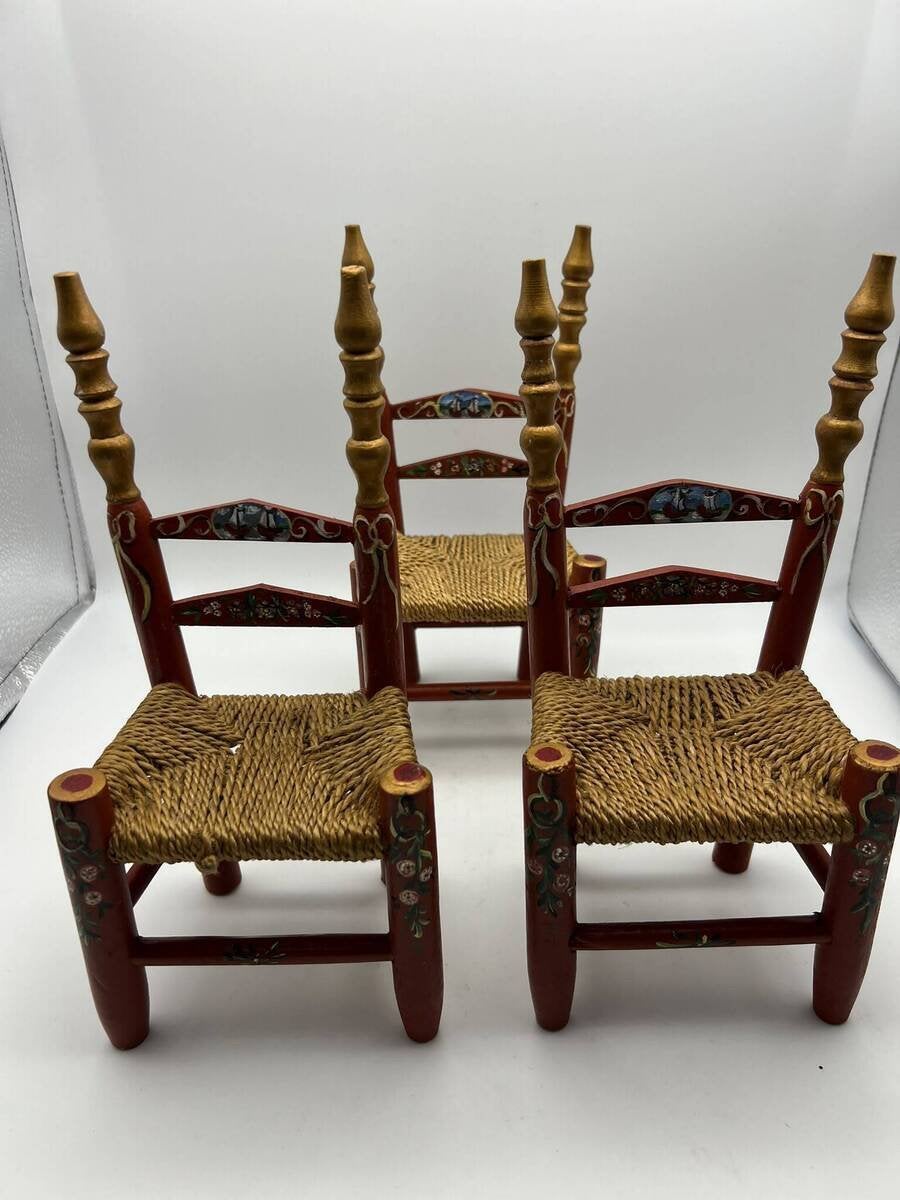 Kavel 83 - Set van 3 vintage houten poppenstoeltjes, Ophalen of Verzenden, Zo goed als nieuw