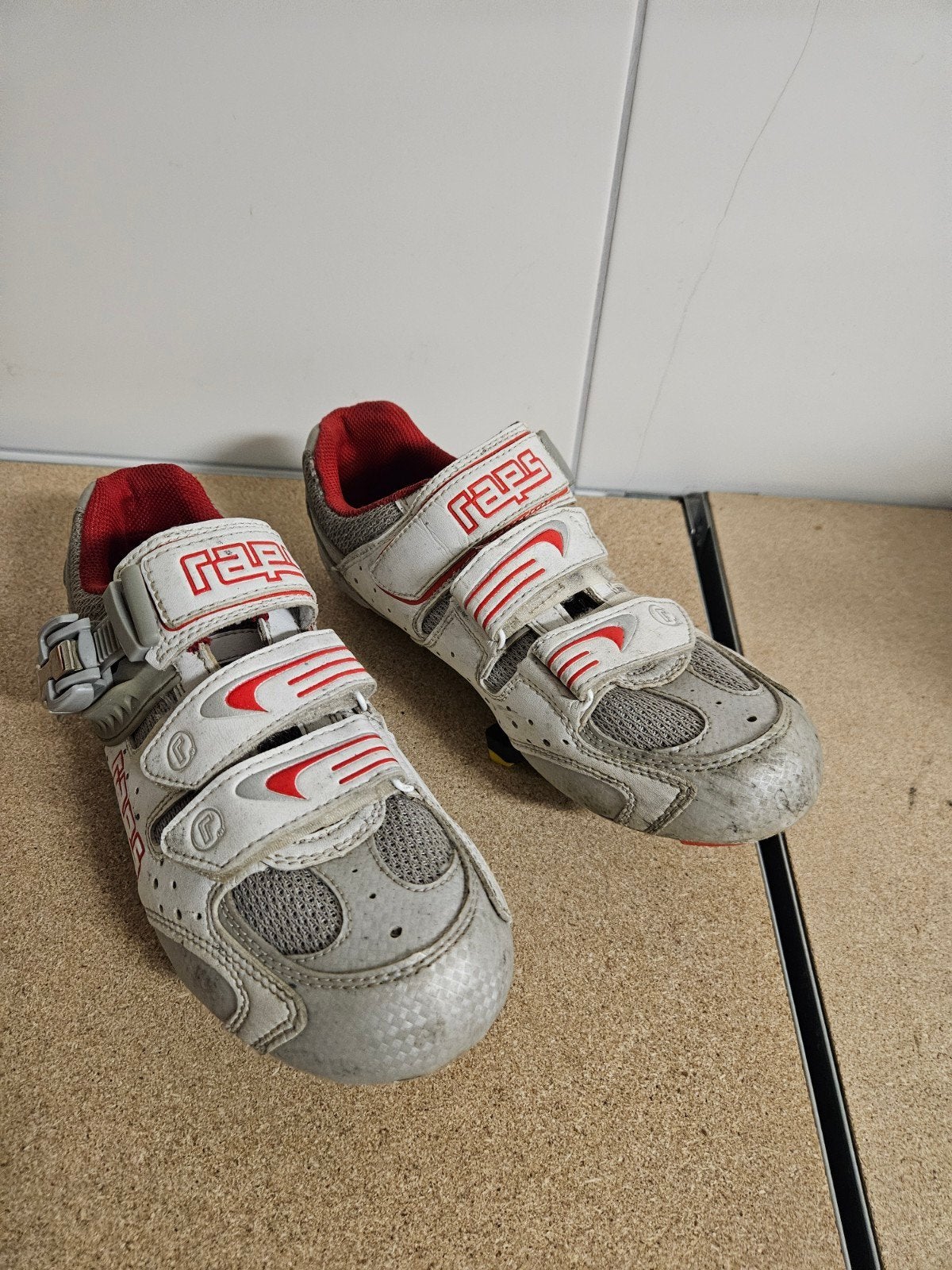 Rape fietsschoenen maat 38 - Wit/Rood met klikbevestiging, Gebruikt, Schoenen, Overige maten, Ophalen of Verzenden