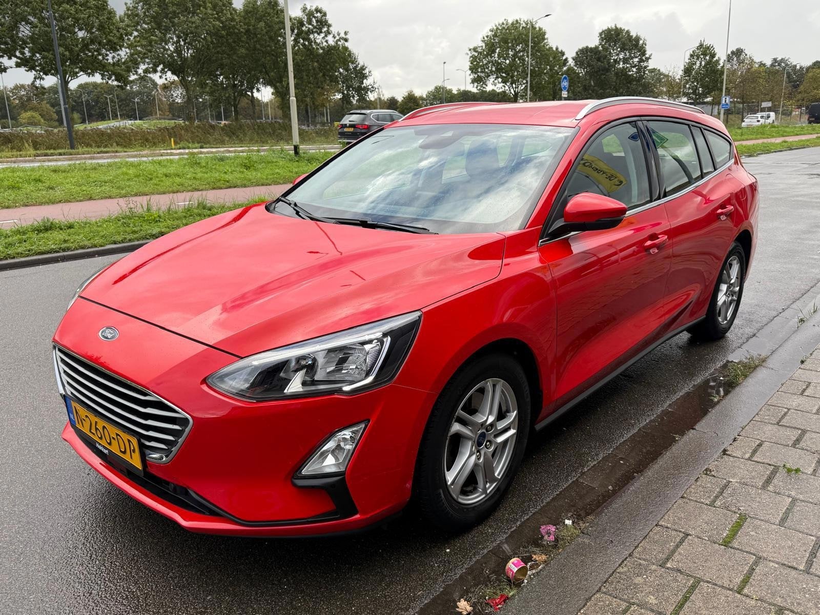 Ford Focus Wagon 1.0 EcoBoost Hybrid Trend Edition Business/, Auto's, Dealer onderhouden, 125 pk, Gebruikt, Euro 6
