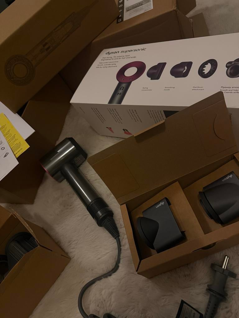Dyson Supersonic Föhn (Fuchsia) - Zo goed als nieuw, Ophalen, Nieuw, Föhn of Haardroger
