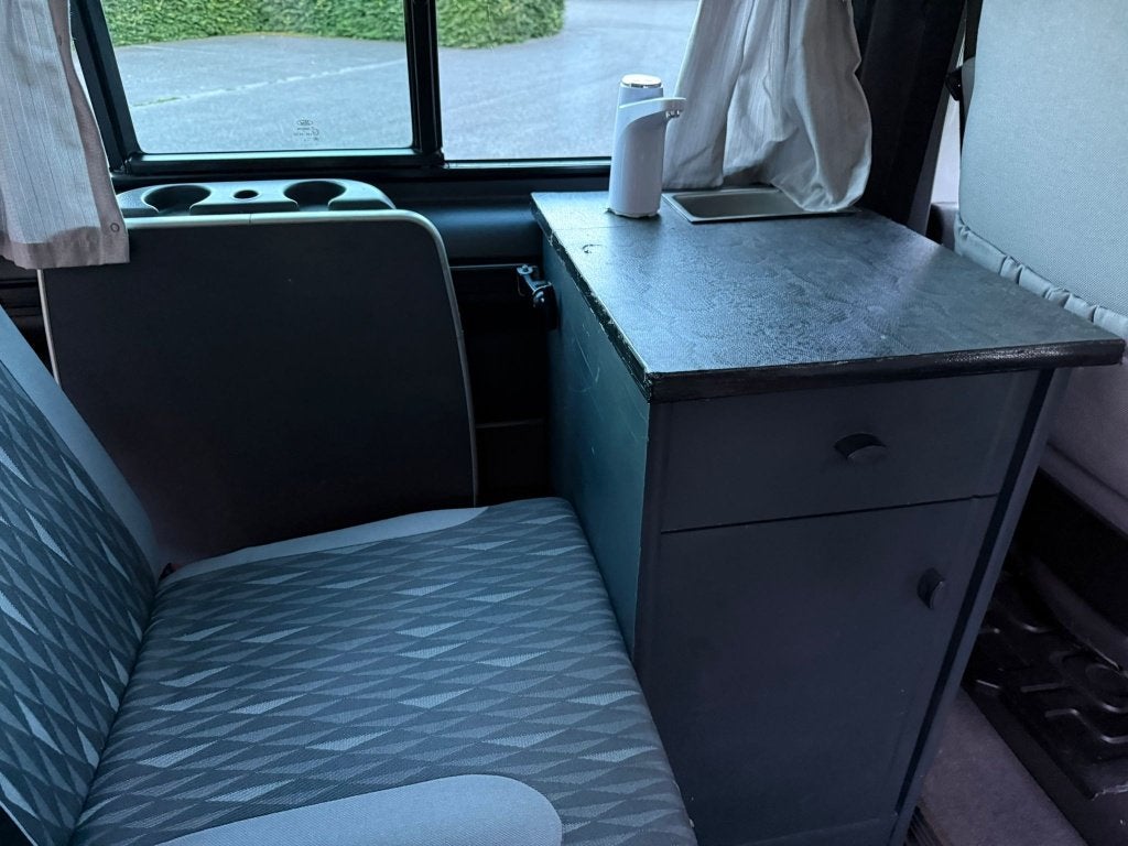 Foto 23 van Ford Transit Euroline Nugget Westfalia Camper NIEUWE APK!