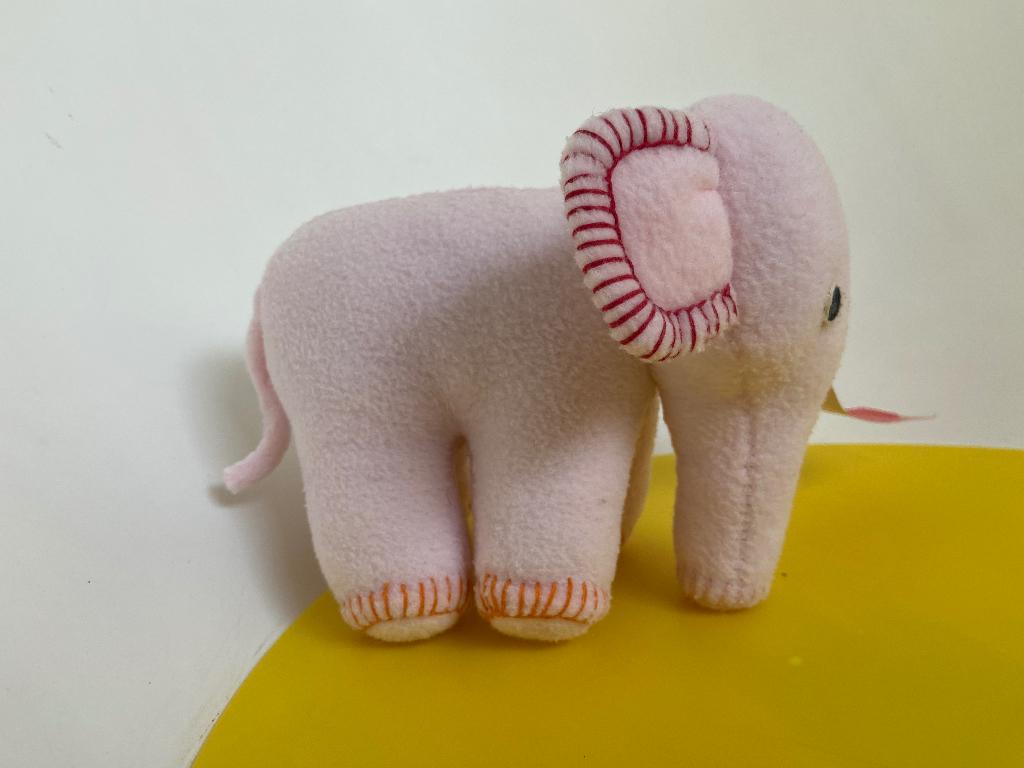 777 Anne-claire petit olifant roze, Kinderen en Baby's, Speelgoed | Knuffels en Pluche, Ophalen of Verzenden, Zo goed als nieuw