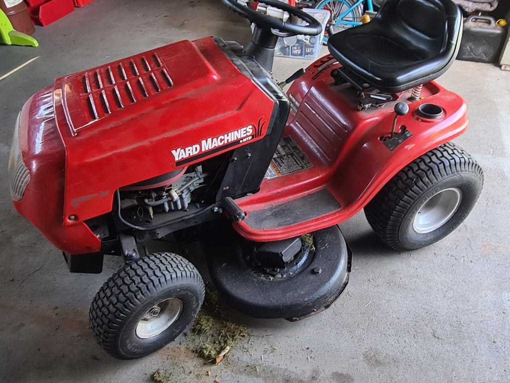 Yard machines Mtd zitmaaier, Tuin en Terras, Zitmaaiers, Ophalen, Gebruikt, Versnellingen, Yard Machines MTD