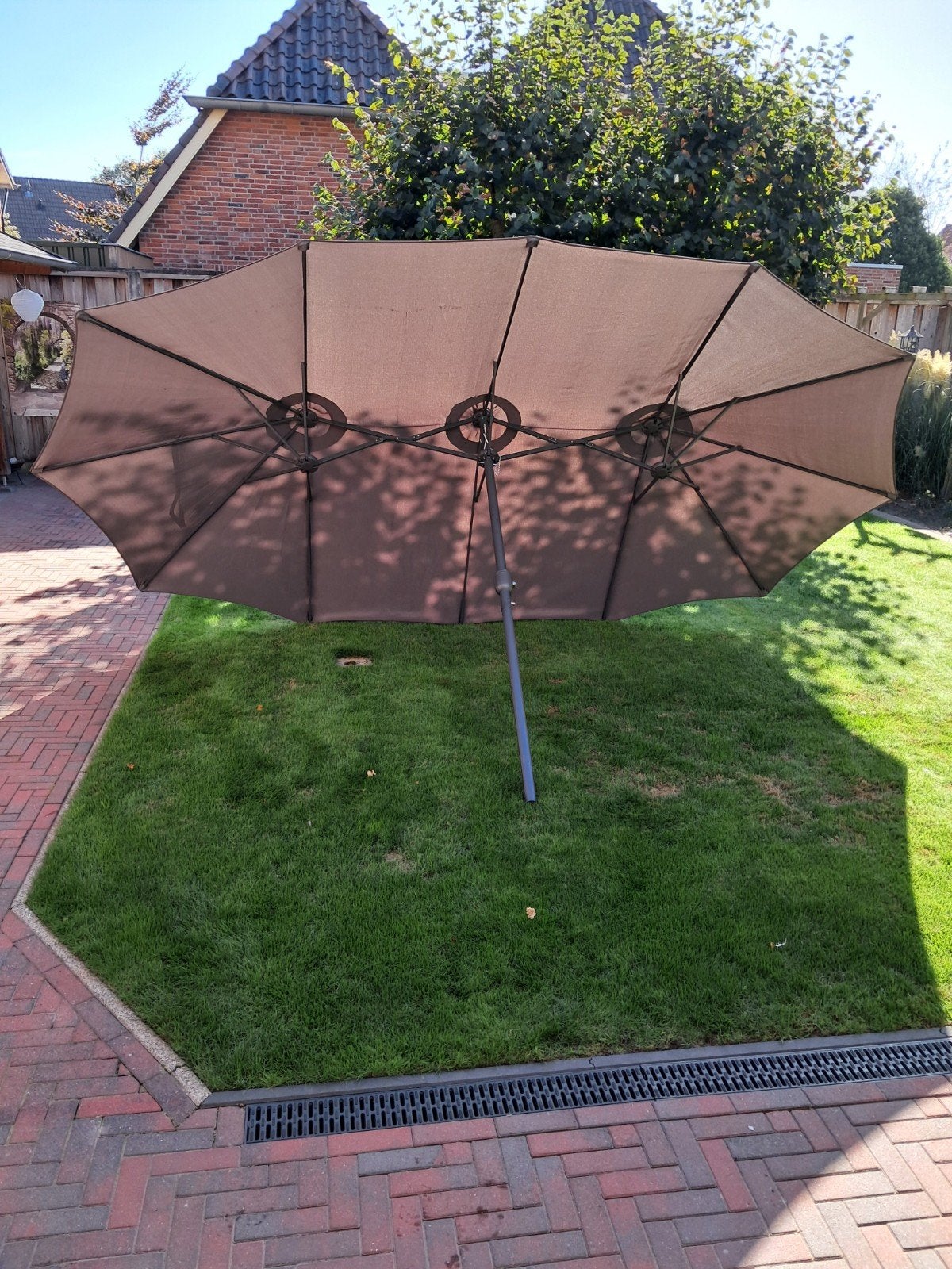Dubbele parasol zonder voet - Grijs, 4.6m breed, Ophalen, Stokparasol, Meer dan 4 meter, Verstelbaar