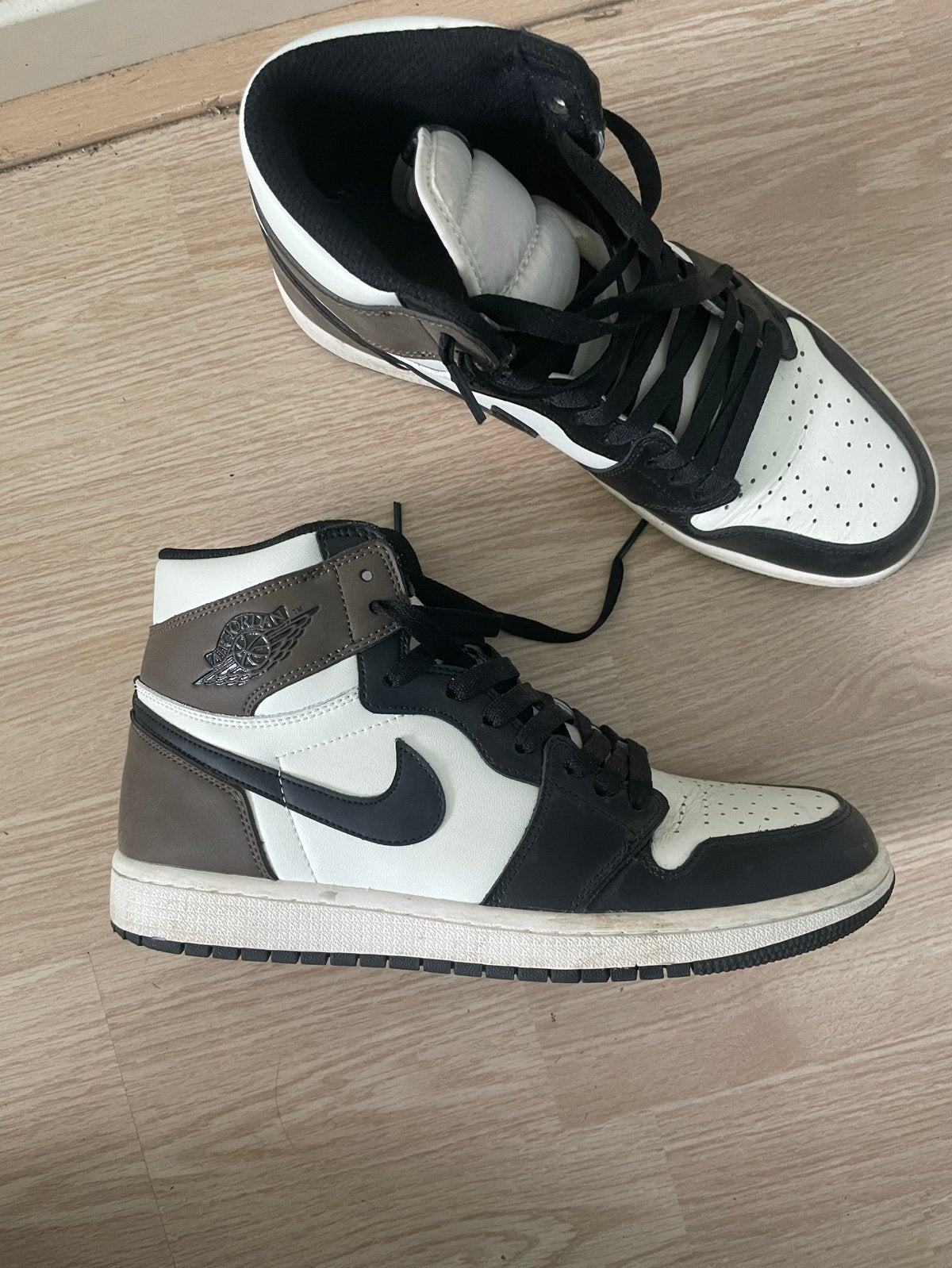 Jordan 1 Dark Mocha - Maat 42,5 (zonder zool), Kleding | Heren, Schoenen, Ophalen, Bruin, Sneakers of Gympen, Gedragen