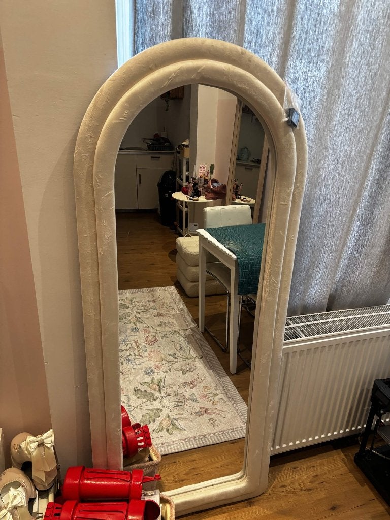 Velvet witte spiegel Kwantum, Huis en Inrichting, Ophalen, Rond, Zo goed als nieuw, 150 tot 200 cm