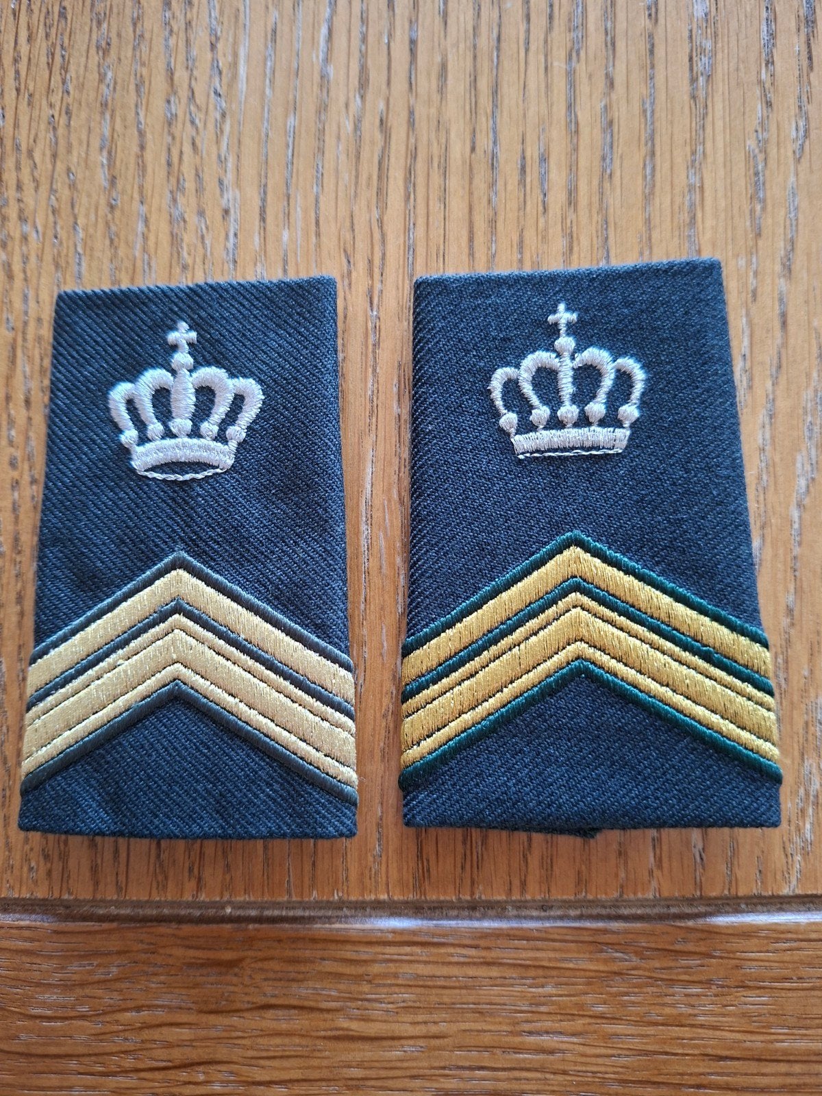 Hoofdinstructeur sergeant der 1e klasse, Ophalen of Verzenden, Landmacht, Nederland, Embleem of Badge
