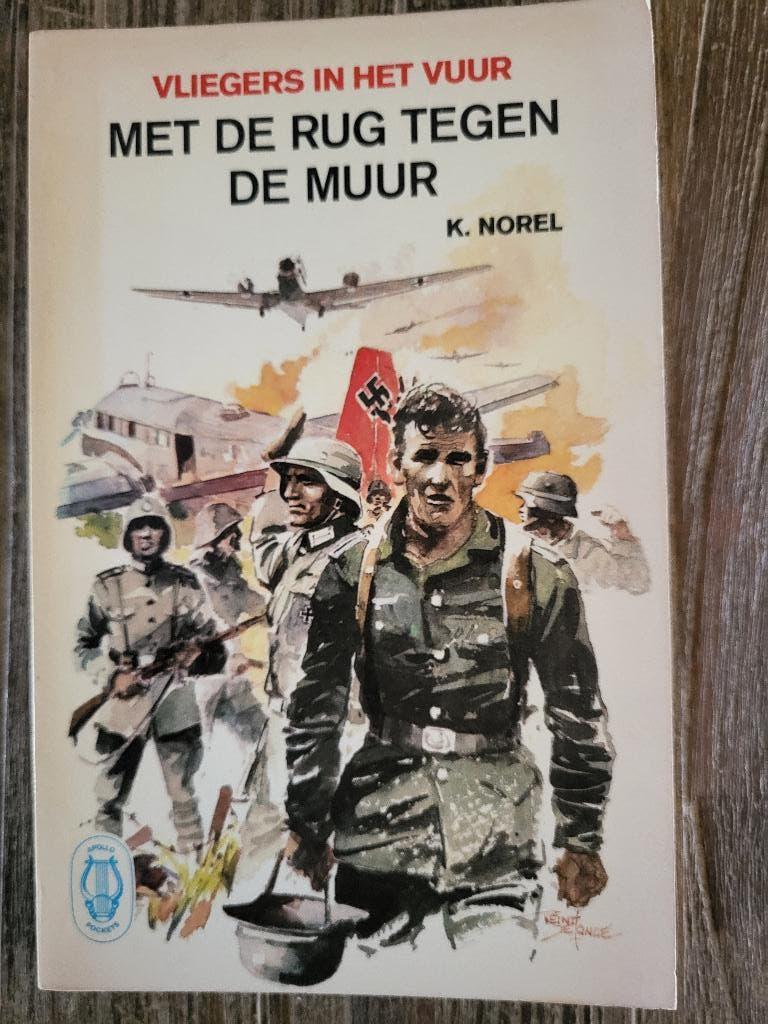 Met de rug tegen de muur - K. Norel, Ophalen of Verzenden, Zo goed als nieuw, K. Norel