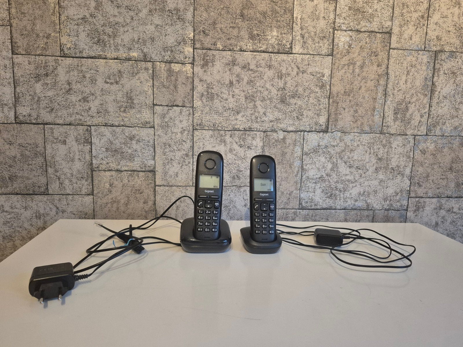 2 zwarte Gigaset telefoons, Telecommunicatie, Ophalen of Verzenden
