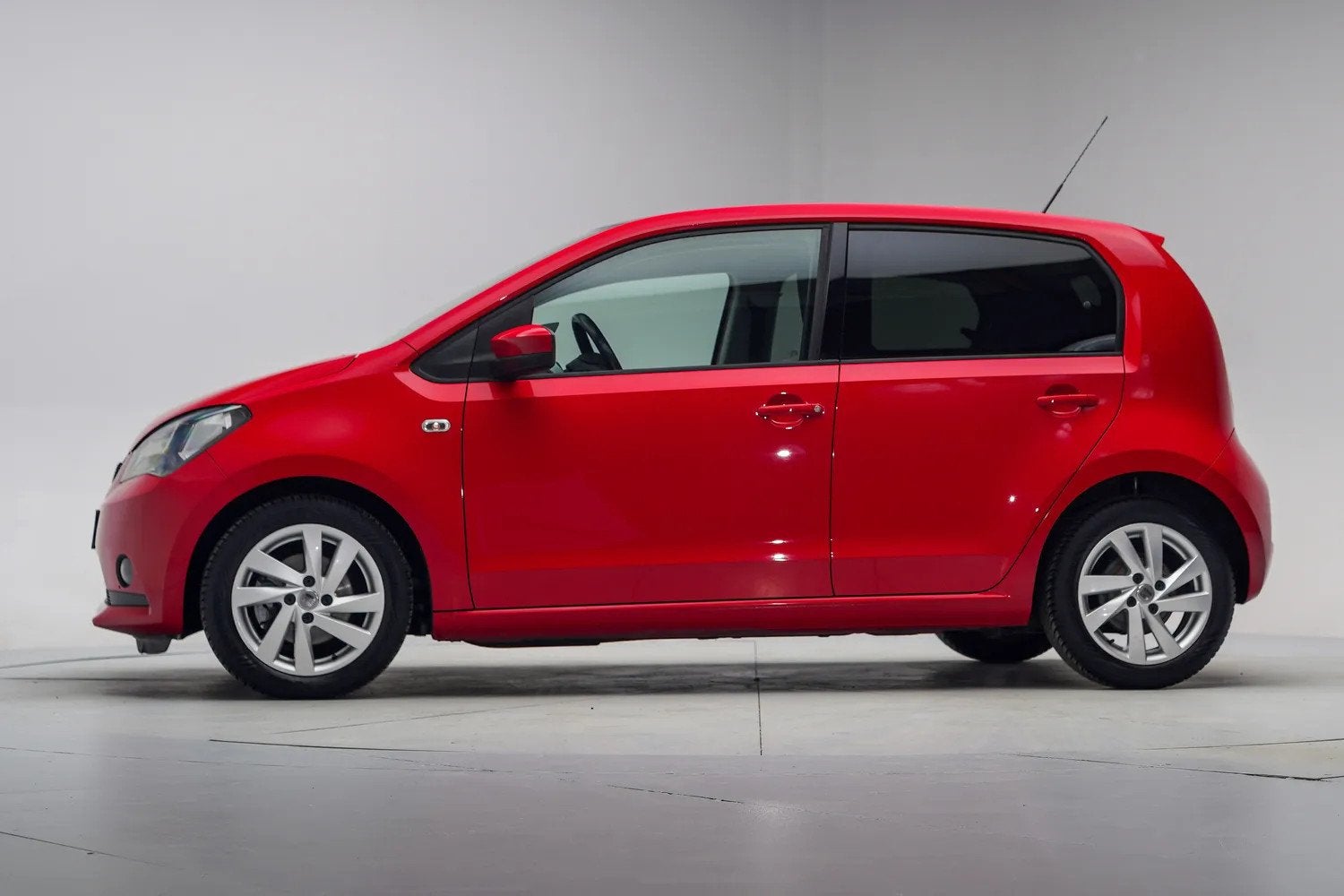 SEAT Mii 1.0 Style [Panoramdak Stoelverwarming LMV], Automaat, Gebruikt, Elektrische ramen, 4 stoelen