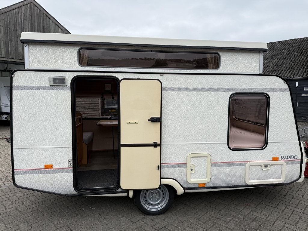 RAPIDO CLUB 38T VASTBED ZITJE TOILET KACHEL KOELKAST, Bedrijf, Tot en met 3, Rapido, Vast bed