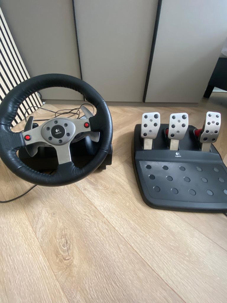 Logitech G25 racing wheel werkt met ps4 en pc, Spelcomputers en Games, Spelcomputers | Xbox | Accessoires, Ophalen, Zo goed als nieuw