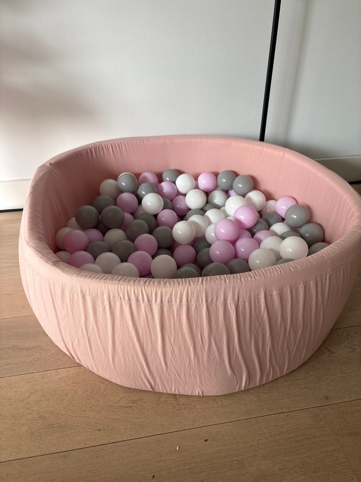Roze Ballenbak voor kind of hond - Ø 85cm, Ophalen, Zo goed als nieuw, Overige typen