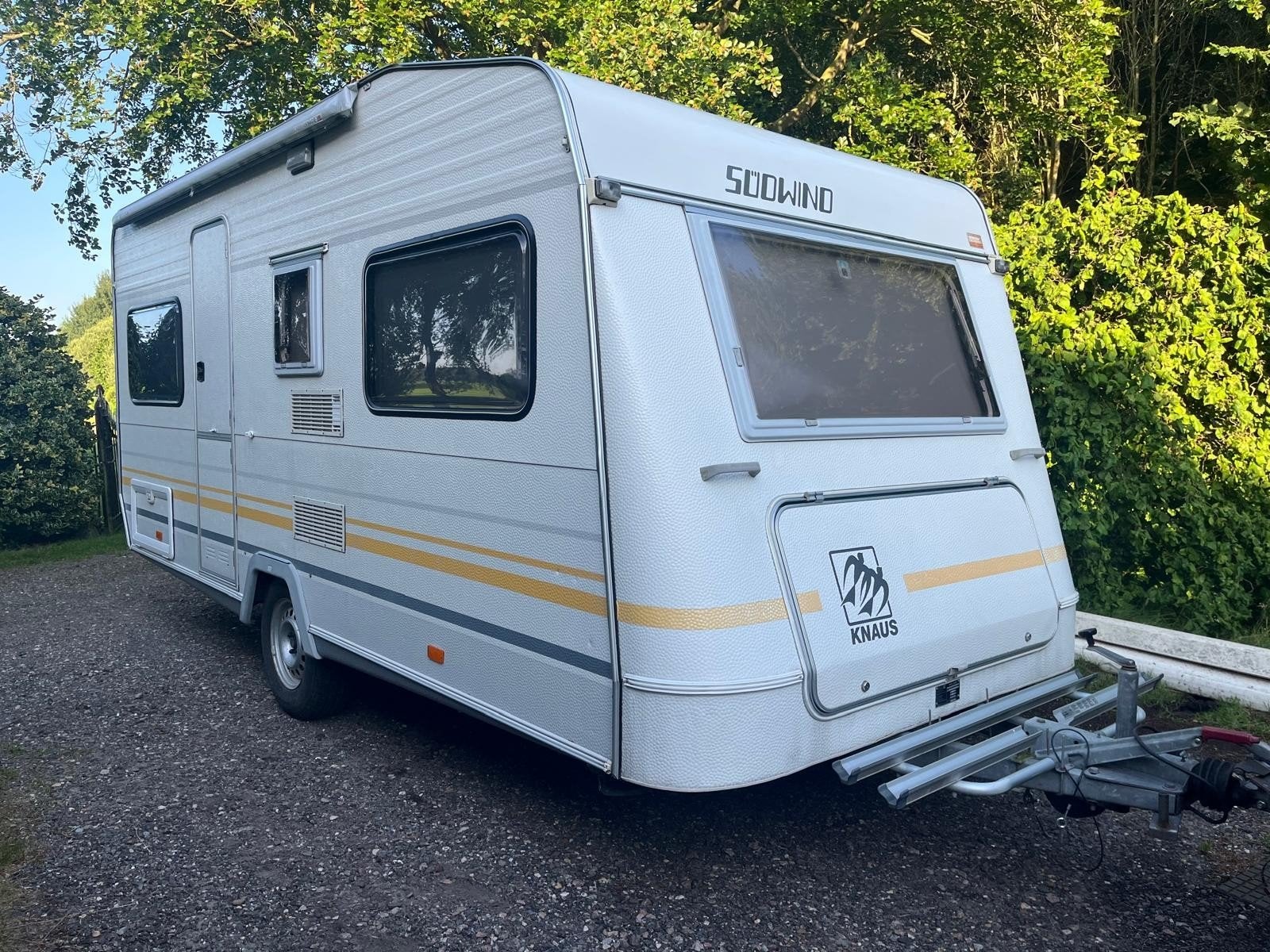 Caravan Knaus Sudwind 8605 - Netjes en compleet, Caravans en Kamperen, Caravans, Rondzit, 5 tot 6 meter, Knaus, Tot en met 4
