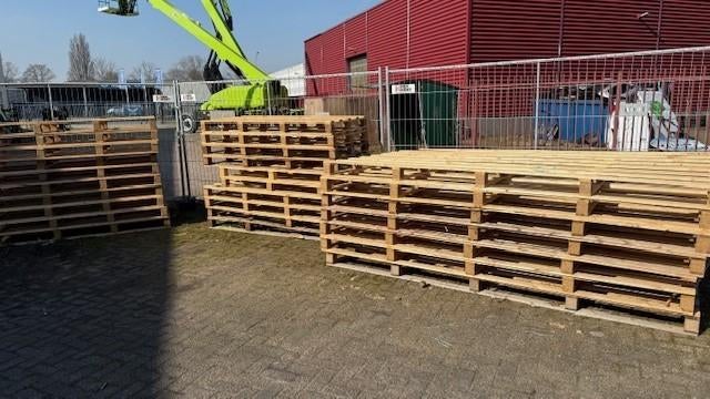 Pallets (grote formaten), Doe-het-zelf en Verbouw, Hout en Planken, Ophalen, Gebruikt, Minder dan 25 mm, 300 cm of meer