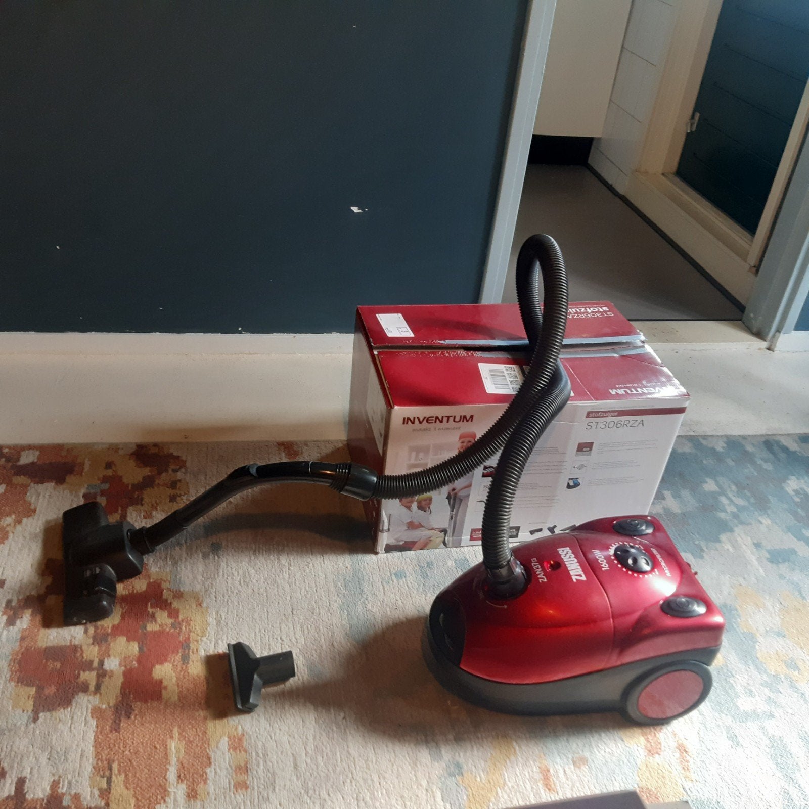 Zanussi Inventum ST306RZA Stofzuiger met originele doos, Witgoed en Apparatuur, Ophalen of Verzenden