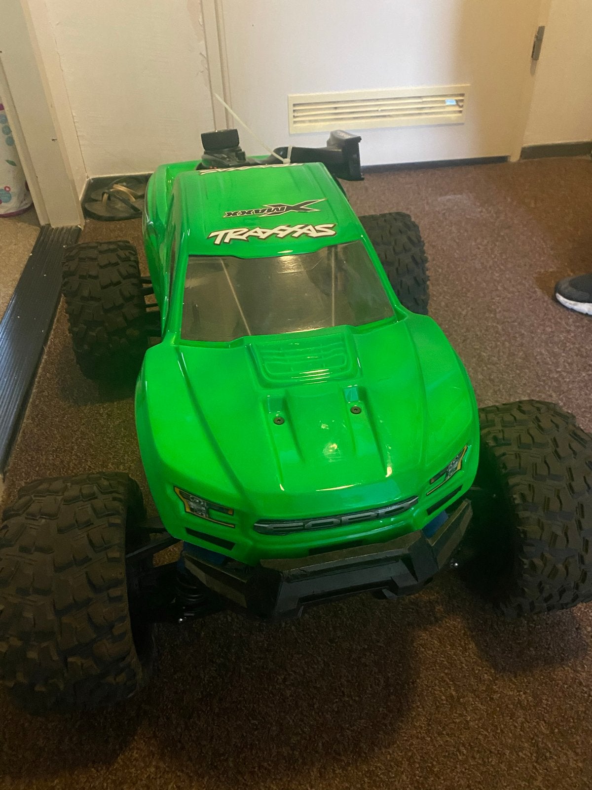 Traxxas XMAXX met RVS schroeven en Raptor body, Auto offroad, Zo goed als nieuw, RTR (Ready to Run), Overige schalen