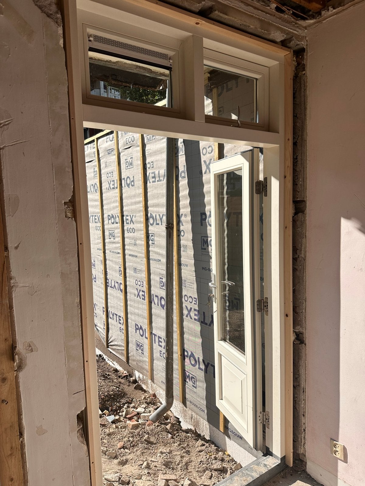 MOET WEG! Kozijnen met openslaande deuren en dubbel glas, Doe-het-zelf en Verbouw, Ophalen, Deurkozijn, Zo goed als nieuw, 150 tot 225 cm