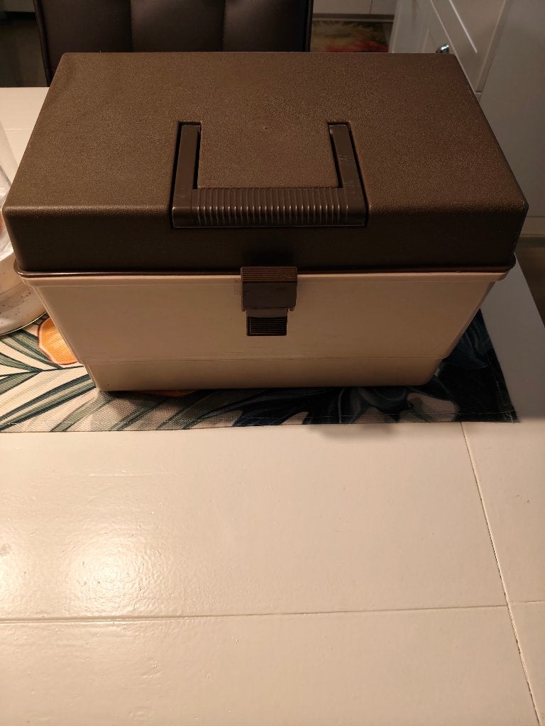 Te koop naaibox, Hobby en Vrije tijd, Naaien en Fournituren, Ophalen of Verzenden, Gebruikt, Paspop