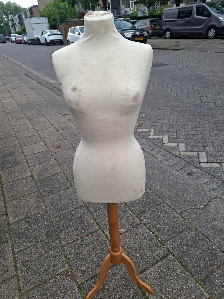 Vintage Paspop / Etalagepop op Houten Standaard, Ophalen of Verzenden, Gebruikt