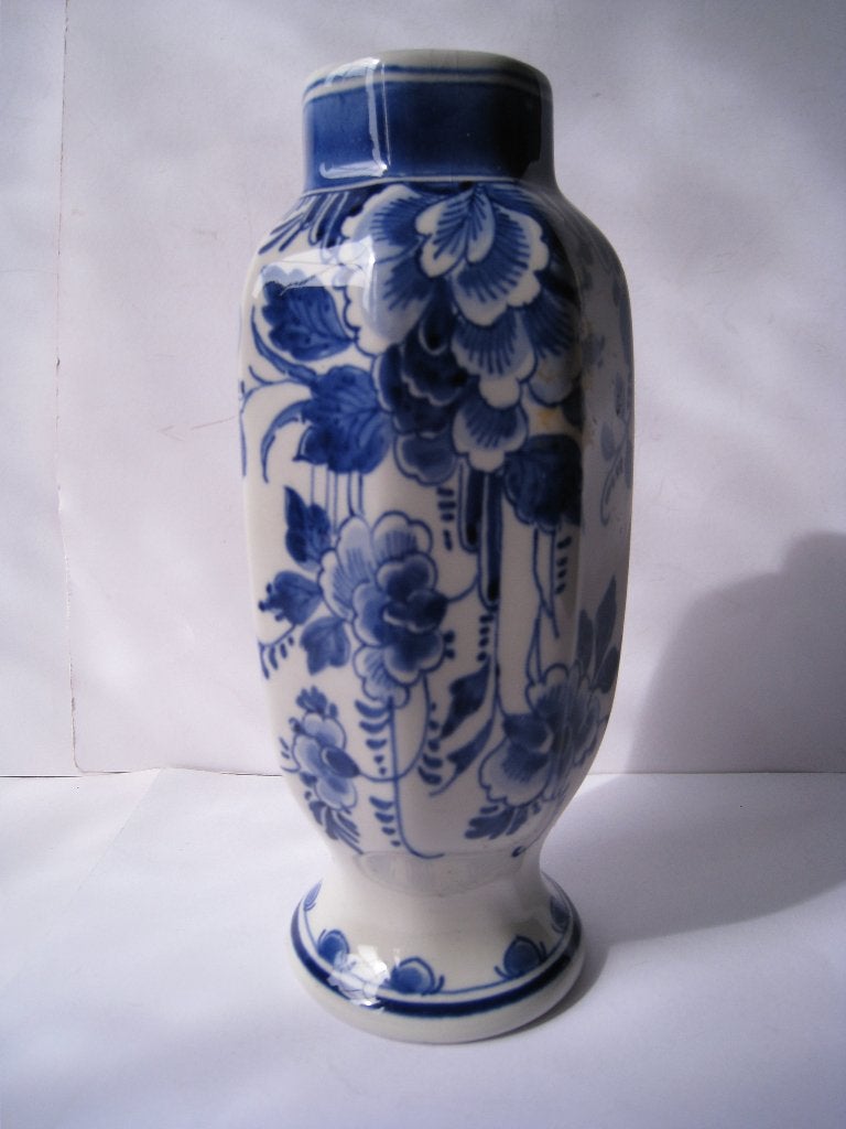DELFT = DELFTS PORCELEIJNE FLES ; BORDEN -THEEBUS - ETC,, Verzenden