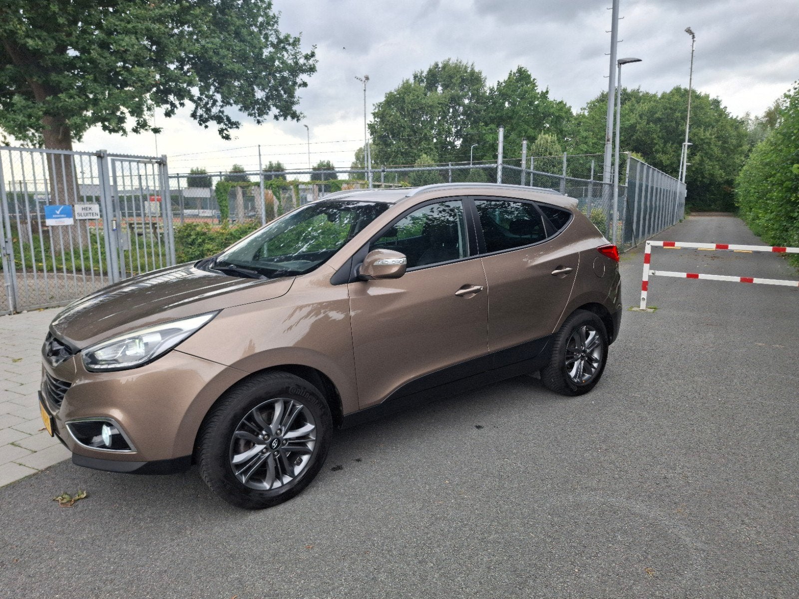 te koop mooie hyundia ix35, Auto's, Voorwielaandrijving, Dealer onderhouden, Zwart, 4 cilinders