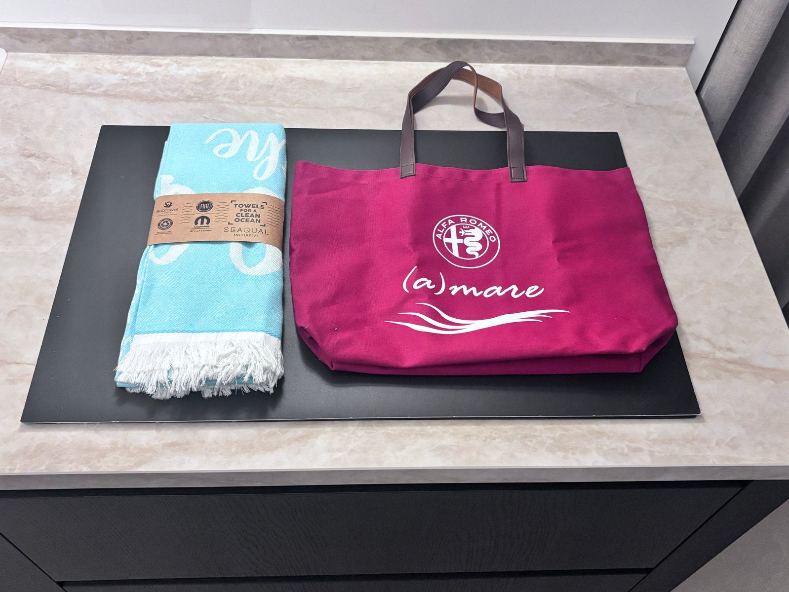 Alfa Romeo (a)mare shopper en Fiat strandlaken, Ophalen of Verzenden, Nieuw, Rood, Shopper
