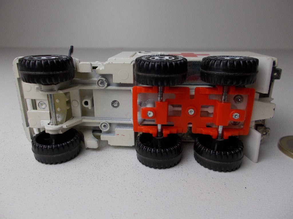 1978 SIKU 2218 MERCEDES UNIMOG AMBULANCE + BRANCARD I.z.g.st, Ophalen of Verzenden, Zo goed als nieuw, Bus of Vrachtwagen, SIKU