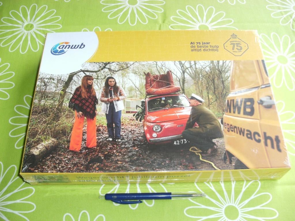 Nieuw in seal: ANWB 75 jaar wegenwacht met Fiat 500 - 1000, Ophalen of Verzenden, 500 t/m 1500 stukjes, Nieuw, Legpuzzel
