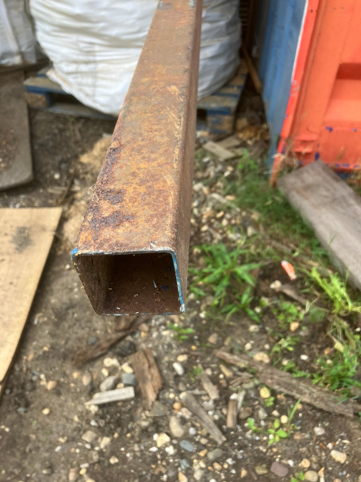 IJzer koker 5 cm x 5 cm x 6 meter lang, Doe-het-zelf en Verbouw, Metalen, Ophalen, Zo goed als nieuw