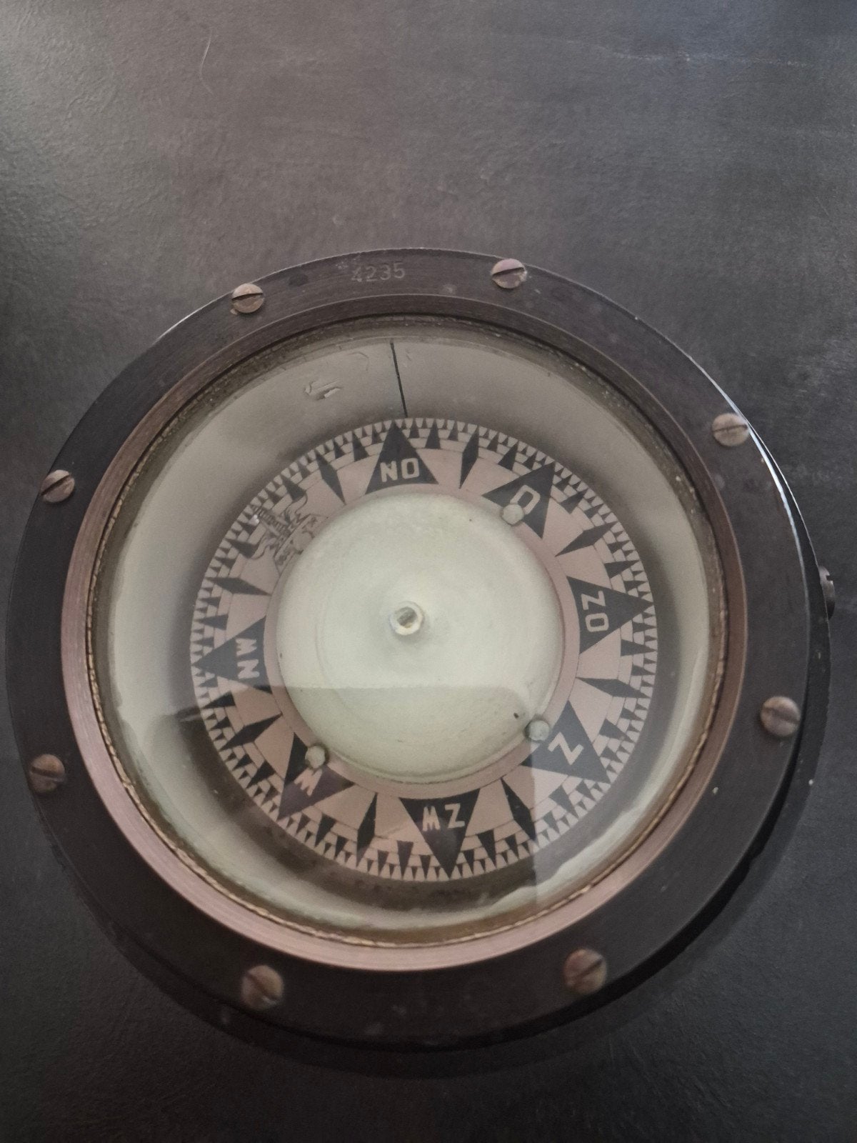 Antiek vloeistof-scheepskompas met cardanische ring – Serien, Ophalen of Verzenden
