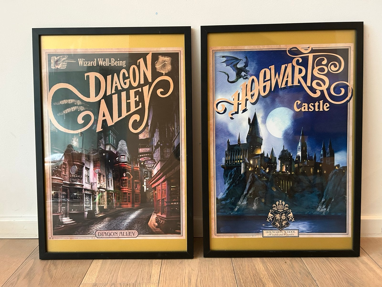 Harry Potter Diagon Alley & Hogwarts Castle Posters (43x63cm, 50 – 75, Minder dan 50 cm, Ophalen of Verzenden, Zo goed als nieuw