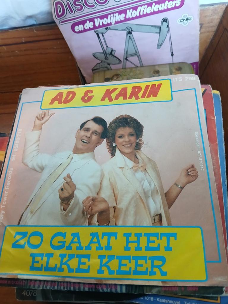 Ad van hoorn en karin  zo gaat het elke keer, Ophalen of Verzenden, Zo goed als nieuw, Damesbladen