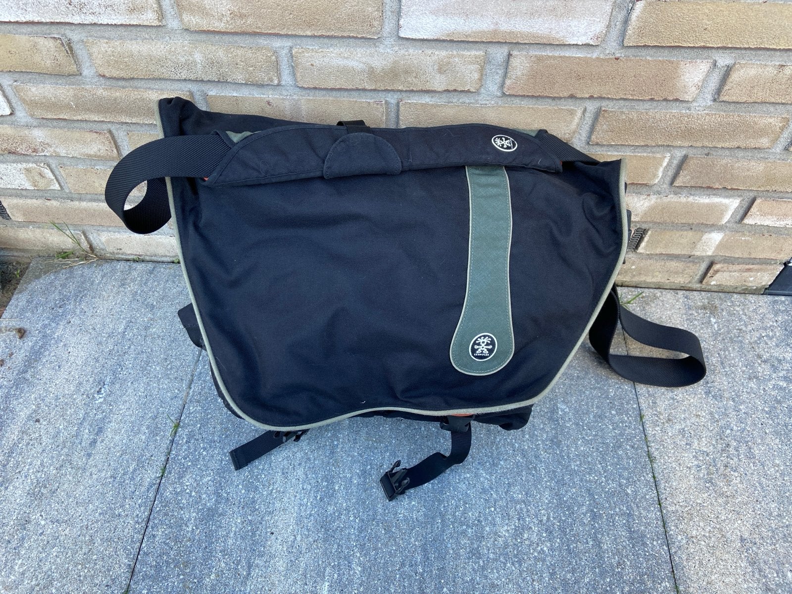 Crumpler Crossbody Laptoptas - Veel Opbergruimte, Ophalen of Verzenden, Gebruikt
