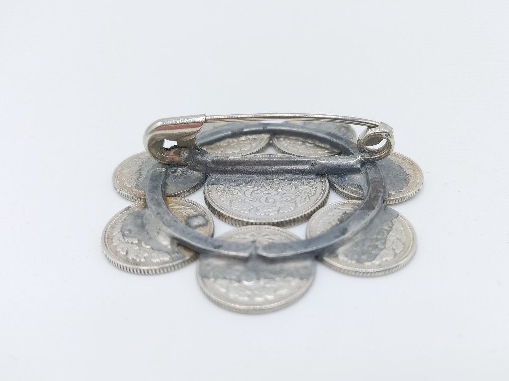 Zilveren muntbroche gemaakt van 10 en 25 cent, Wilhelmina, 4 tot 7 cm, Gebruikt, Info@zilverwebsite.nl, Verzenden