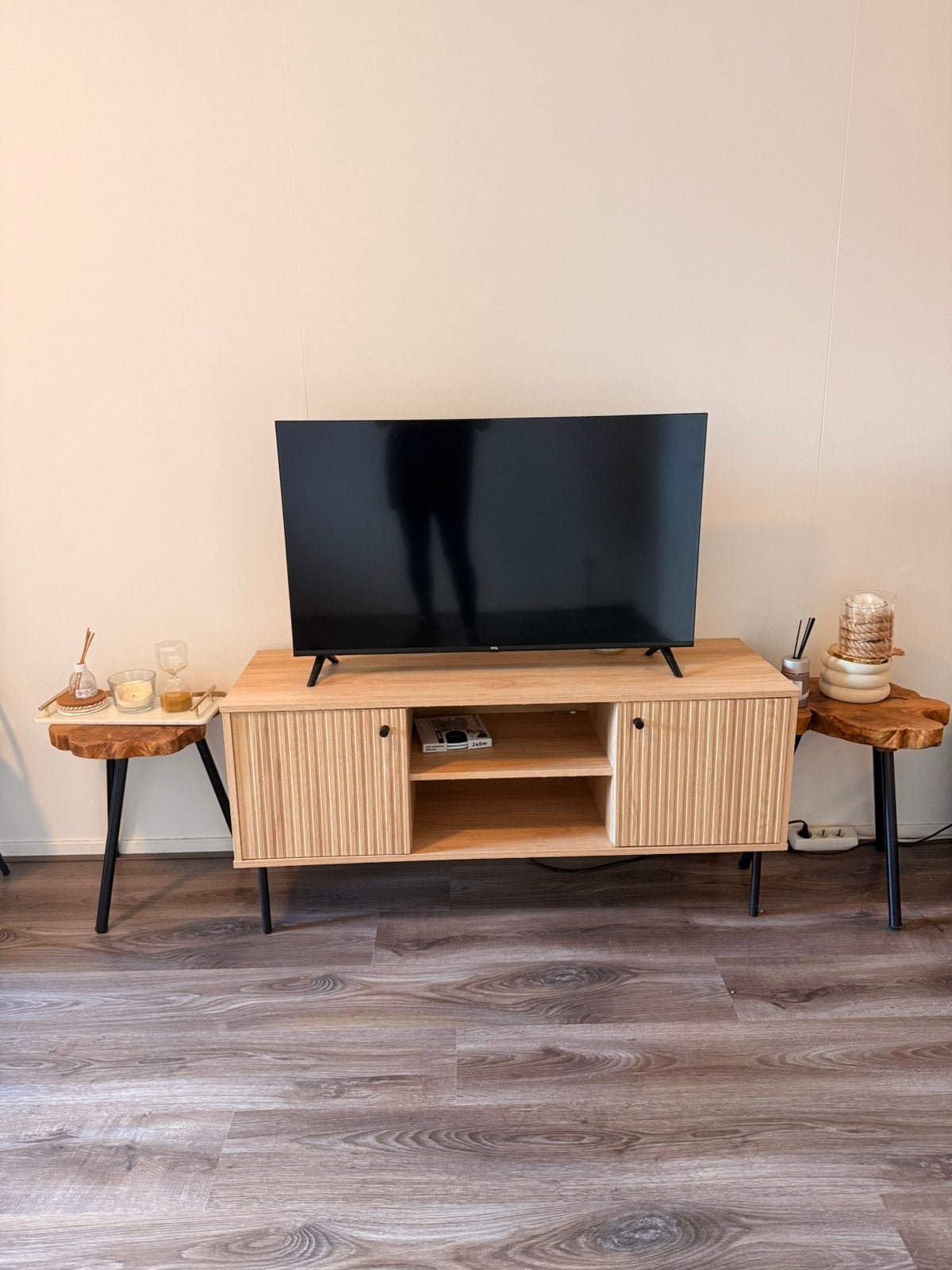 Tv meubel van Sweeek L 120 x B 39 x H 56,2cm, Huis en Inrichting, Kasten | Dressoirs, Ophalen, 100 tot 150 cm, Zo goed als nieuw