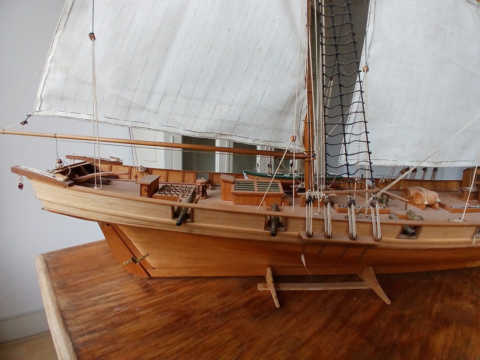 Gedetailleerd houten scheepsmodel - Schooner, Ophalen