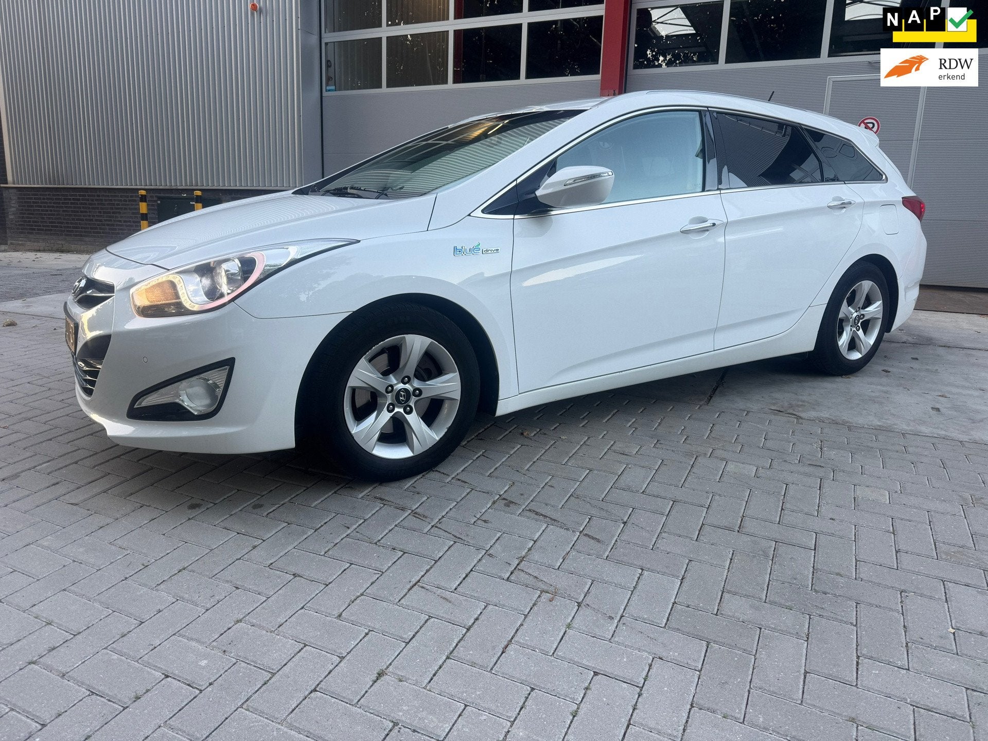 Hyundai I40 Wagon 1.6 GDI Blue Business Edition NAVI AIRCO, Auto's, Voorwielaandrijving, Euro 5, 135 pk, Gebruikt