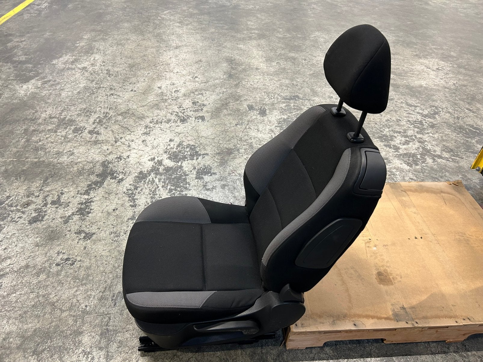 Simrace stoel originele auto stoel in nieuw staat, Ophalen, Zo goed als nieuw