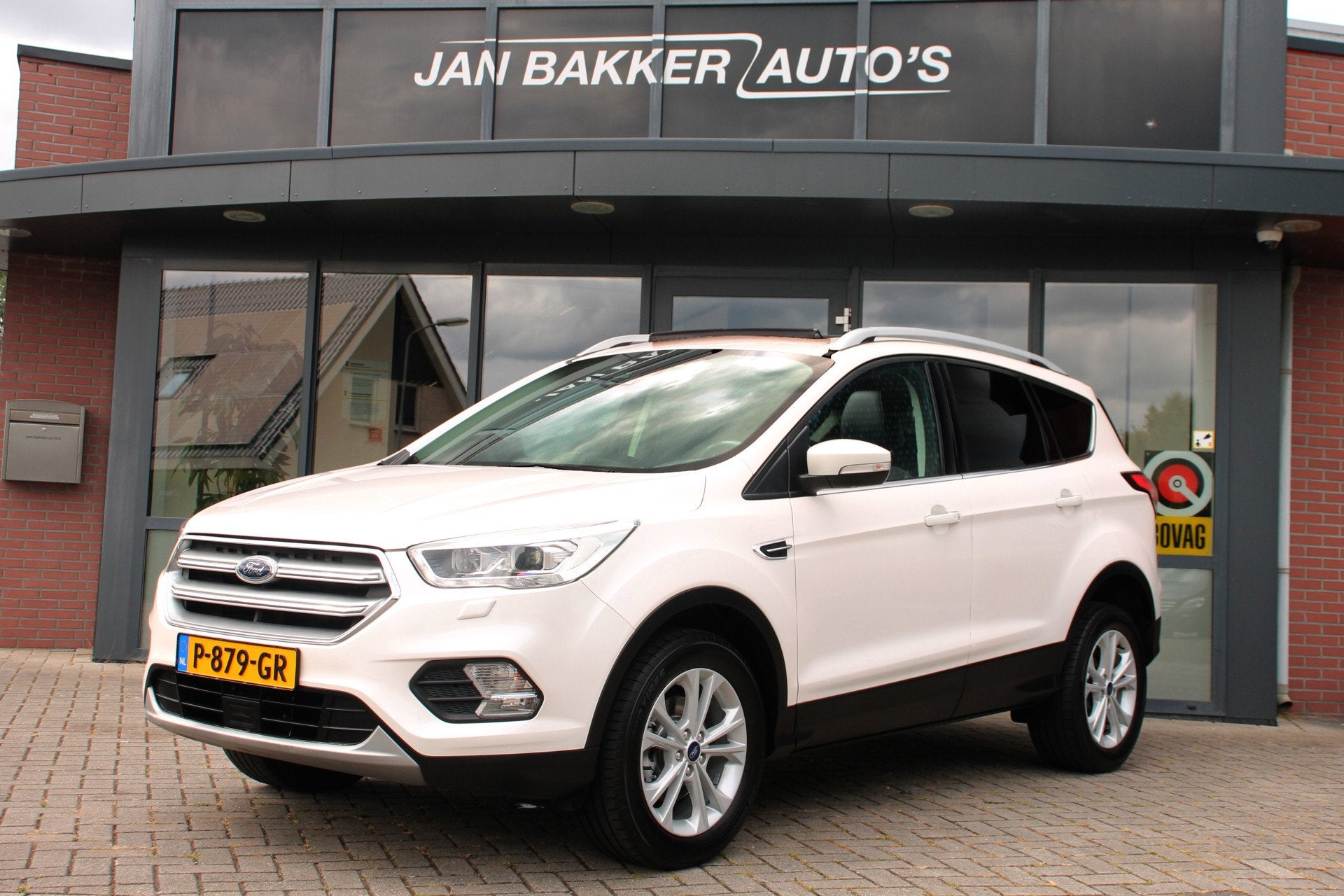 Ford Kuga 1.5 Ecoboost automaat Titanium  Half Leer  C, Auto's, Ford, 4 cilinders, Wit, 11 km/l, Bedrijf