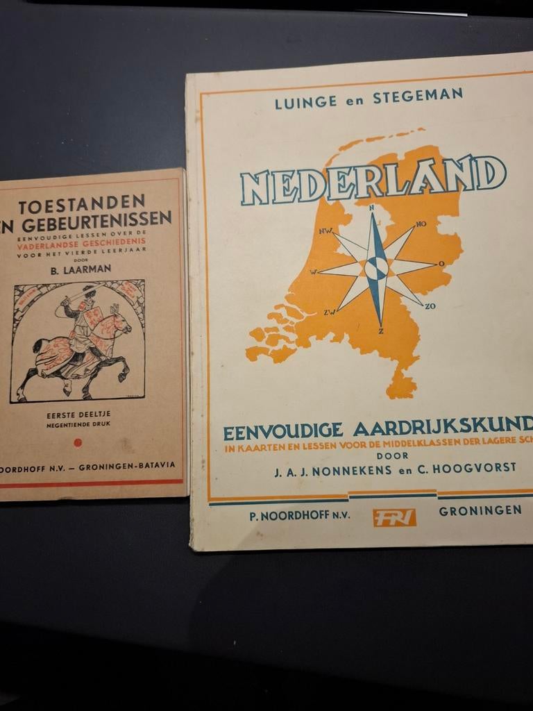 2 Oude boekwerkjes, Geschiedenis 1939 & Aardrijkskunde 1959, Boeken, Gelezen, 19e eeuw, Ophalen of Verzenden, Zie beschrijving