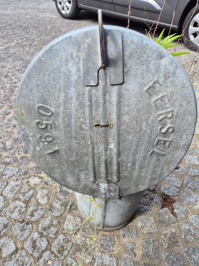 Zinken vuilnisemmer, Ophalen, Gebruikt, Minder dan 50 cm