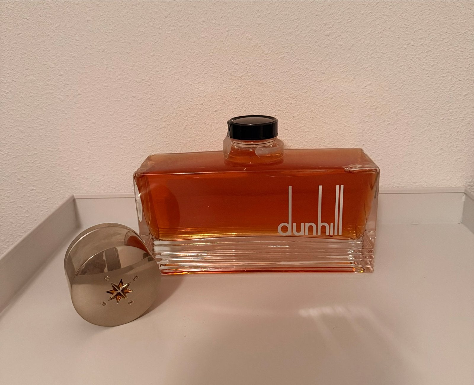Dunhill  Factice  Reklame Vintage parfumfles met kompasdop, Ophalen of Verzenden, Gebruikt, Parfumfles, Gevuld