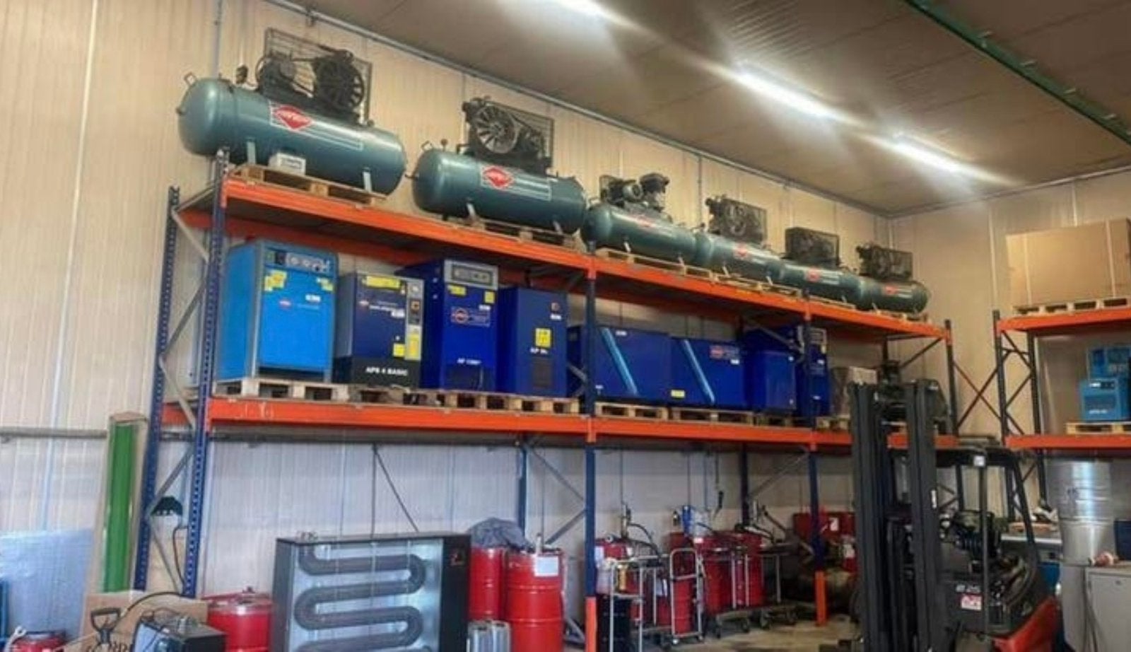 OPRUIMING!!! AIRPRESS APS5,5 combidry schroefcompressor, Doe-het-zelf en Verbouw, 100 liter of meer, Ophalen, Zo goed als nieuw
