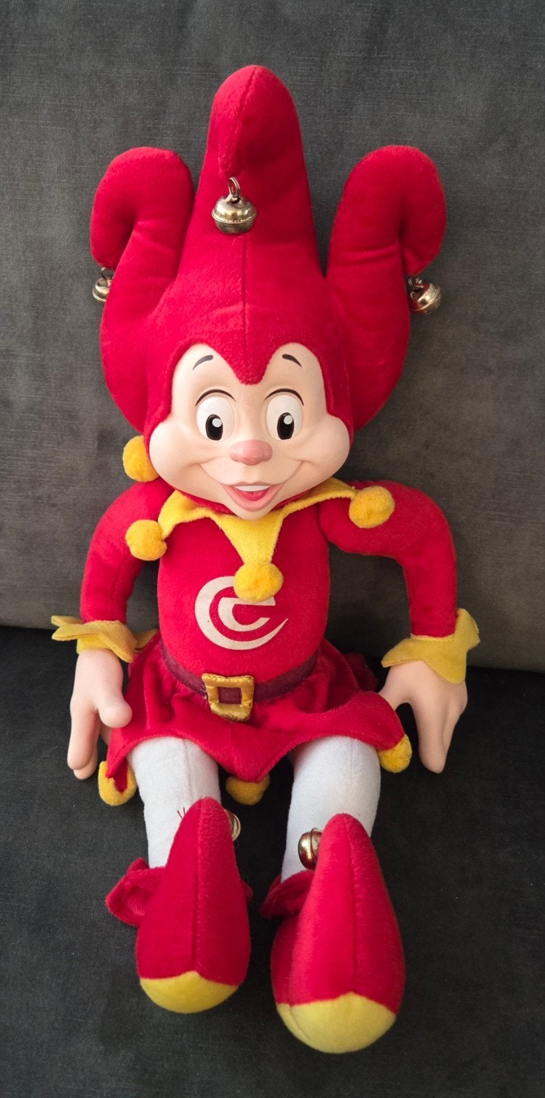 Efteling Joki de Nar knuffel - Rood en Geel, Verzamelen, Efteling, Ophalen of Verzenden, Gebruikt, Overige typen