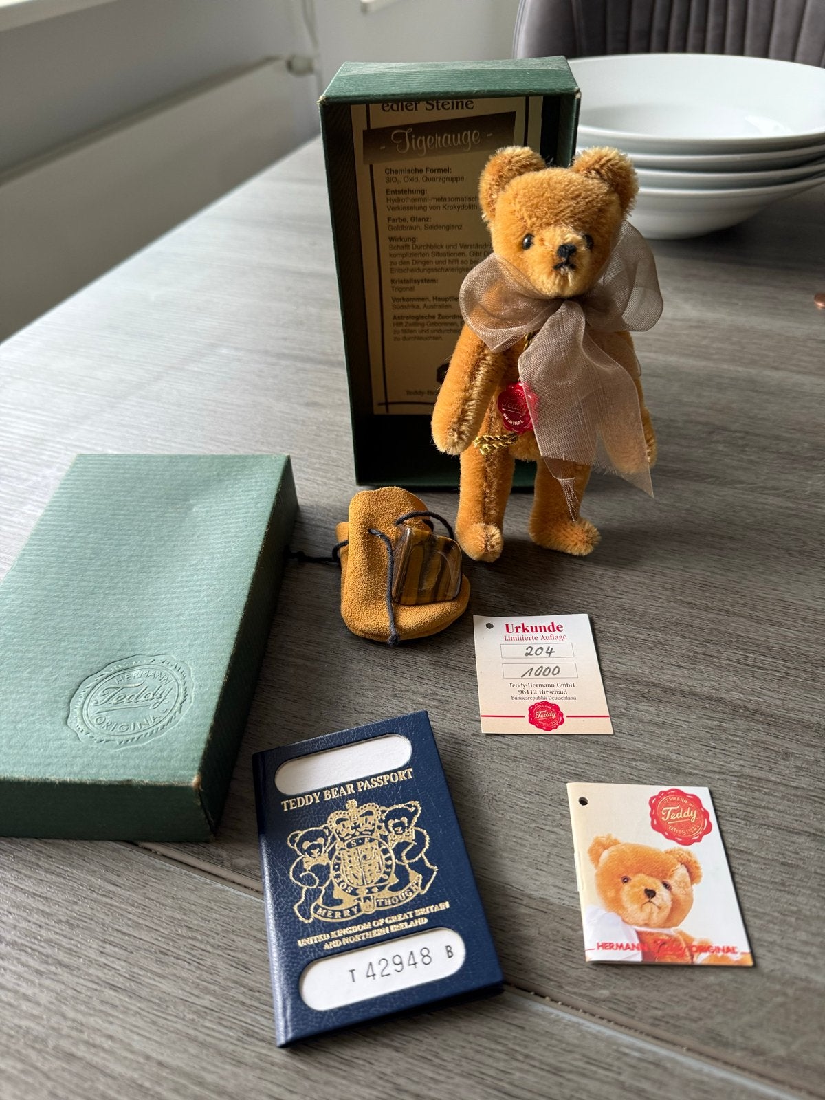 Hermann Teddy Original Tijgeroog Teddybeer met Paspoort, Met doos, Overige merken, Beer, Ophalen of Verzenden
